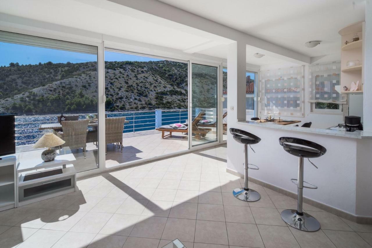 Apartments "Villa Antea" Vinišće Exterior foto