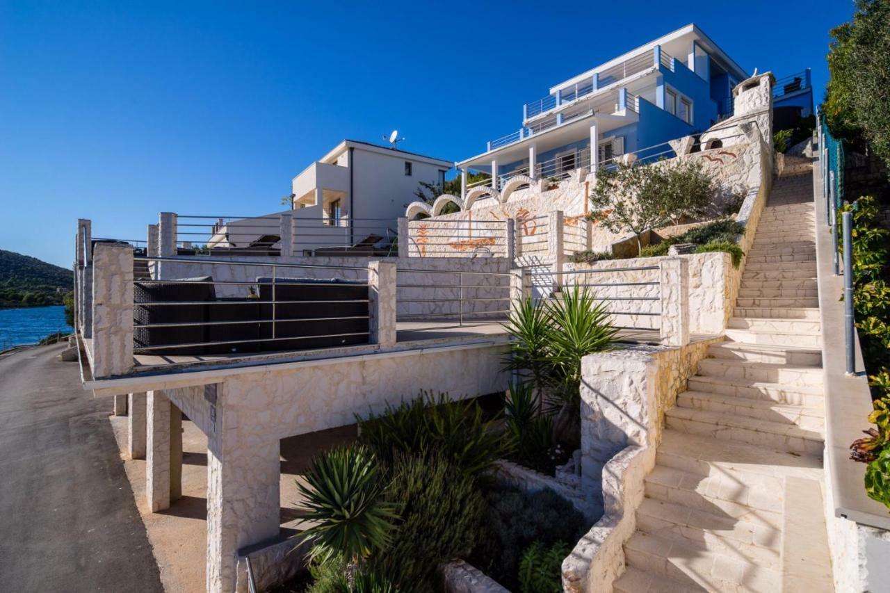 Apartments "Villa Antea" Vinišće Exterior foto