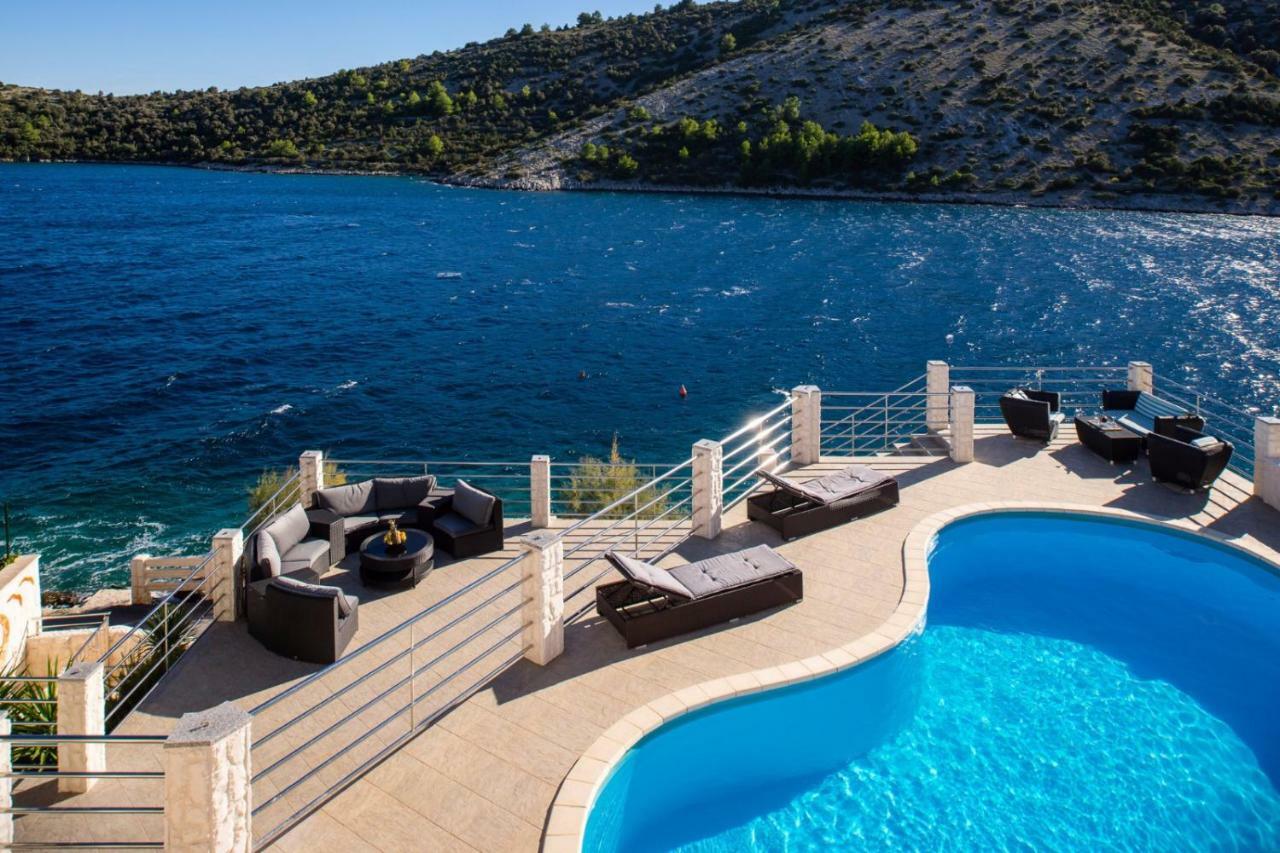 Apartments "Villa Antea" Vinišće Exterior foto